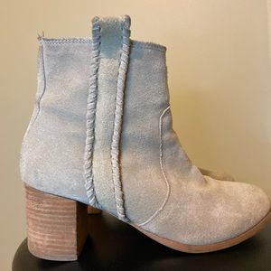 Coconut by Matisse suede taupe booties